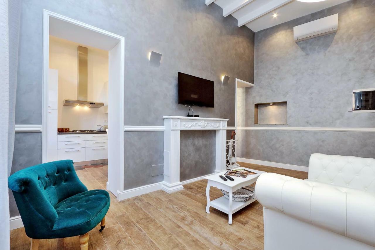 Luxury Sabina 50 Mt From Trevi Fountain Rom